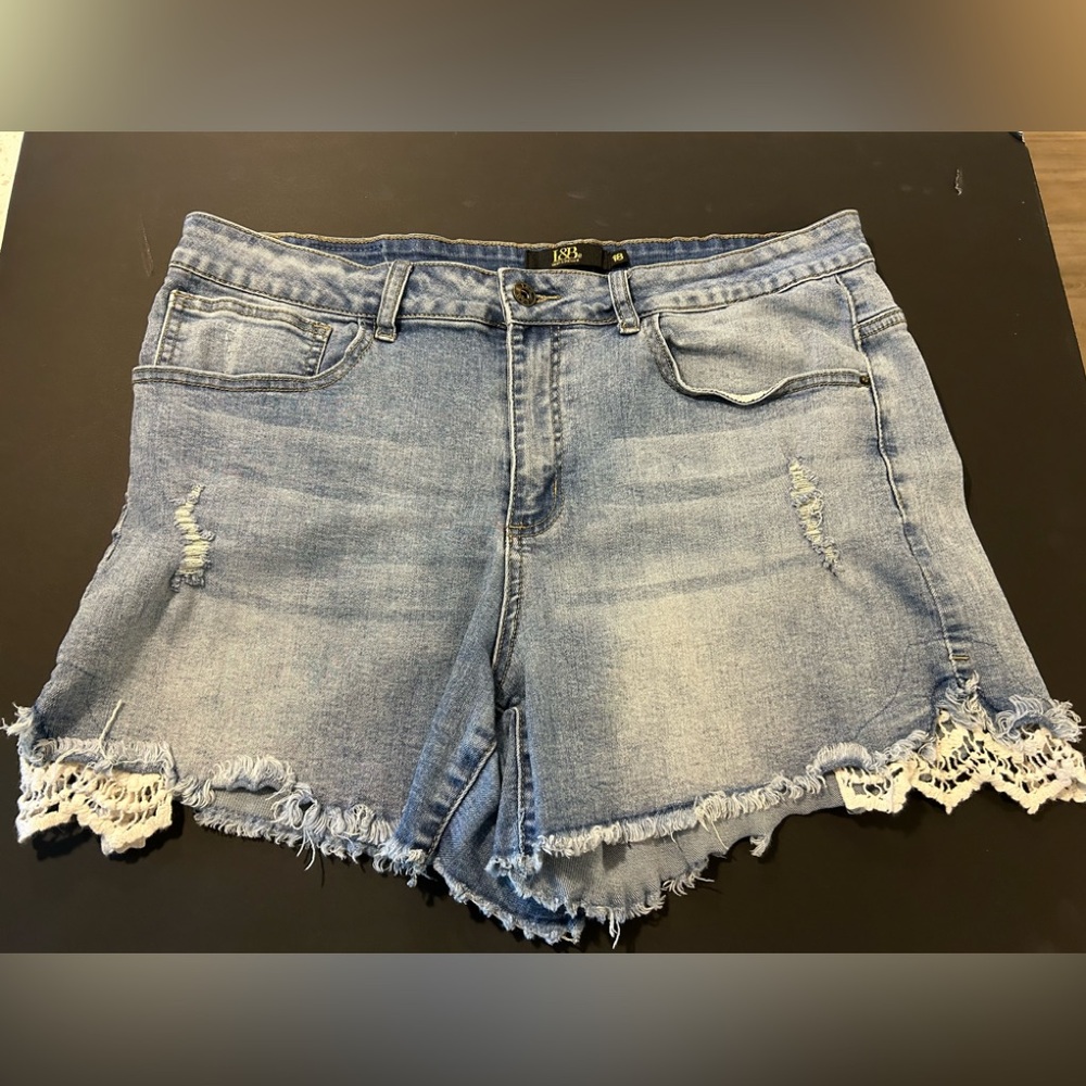 Lucky & Blessed Jean Shorts L&B Plus 18 Mid Thigh Crochet Trim Stretch Boho